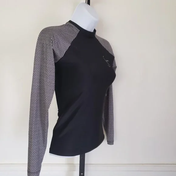 SOLD Seea Womens Top XS Doheny Rash Guard Black Colorblock Raglan Sleeve NEW - Picture 7 of 13